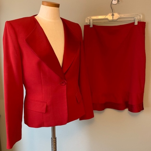 Anne Klein Dresses & Skirts - Anne Klein Red 2 Piece Suit Size 10